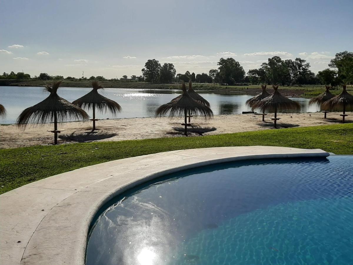 Howard Johnson Resort & Convention Center Ezeiza Exterior foto