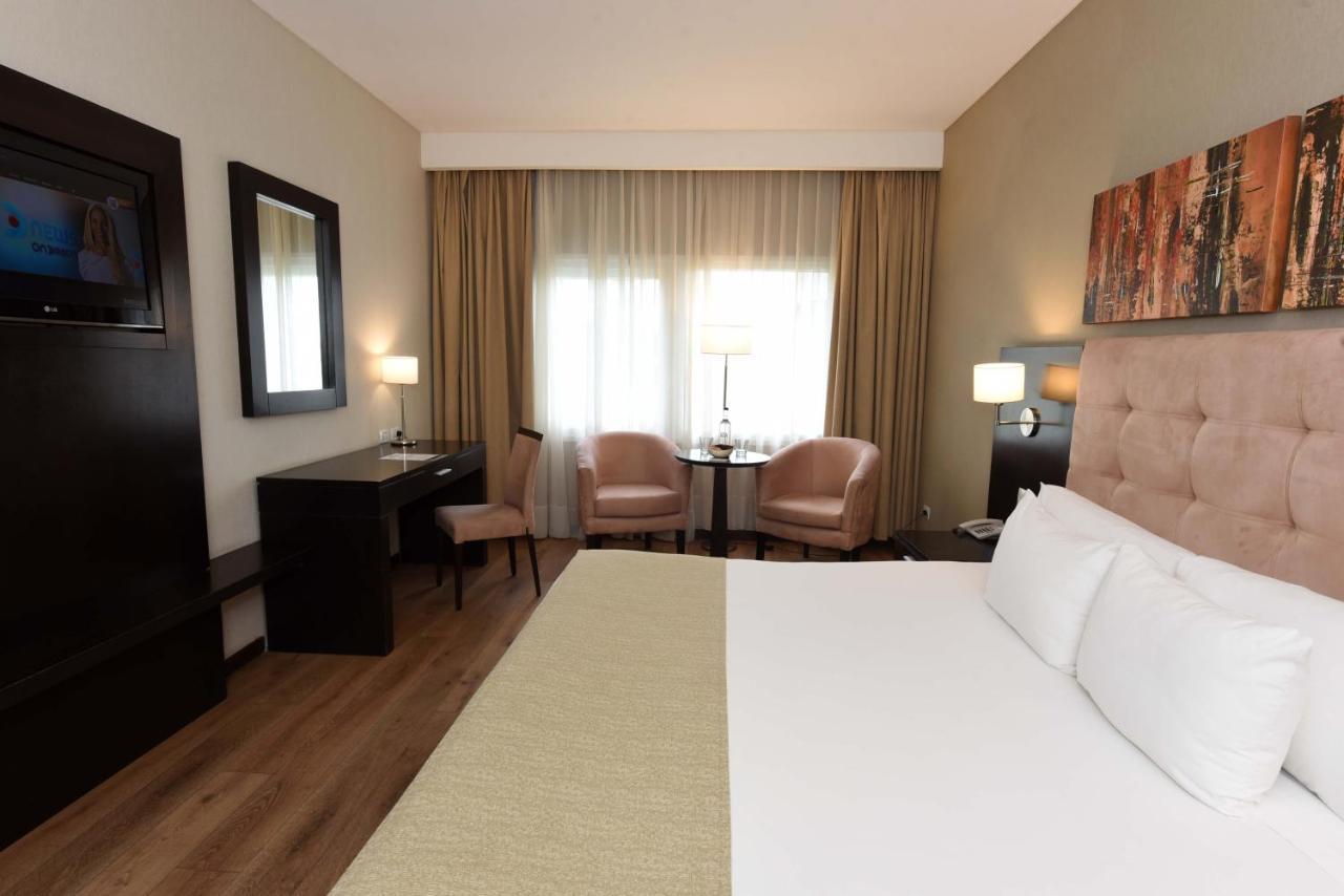 Howard Johnson Resort & Convention Center Ezeiza Exterior foto
