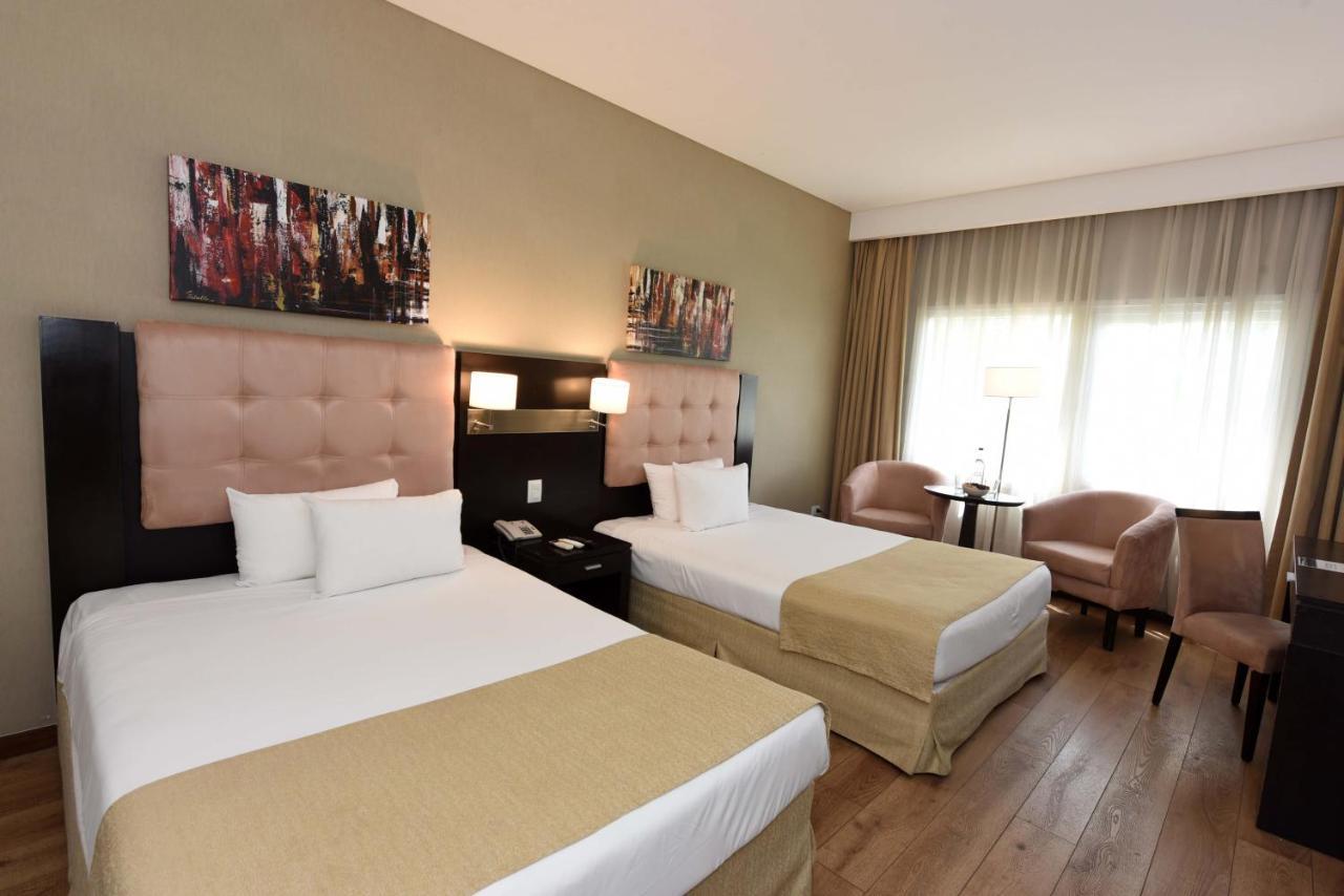 Howard Johnson Resort & Convention Center Ezeiza Exterior foto