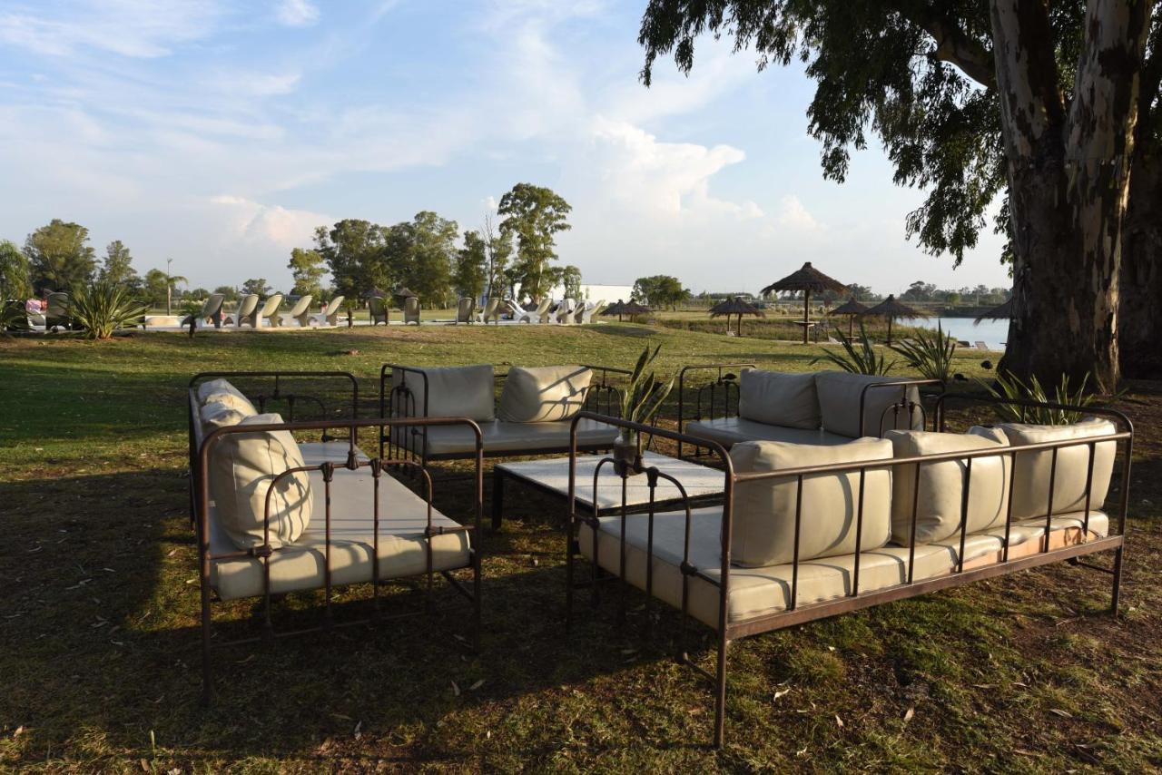 Howard Johnson Resort & Convention Center Ezeiza Exterior foto