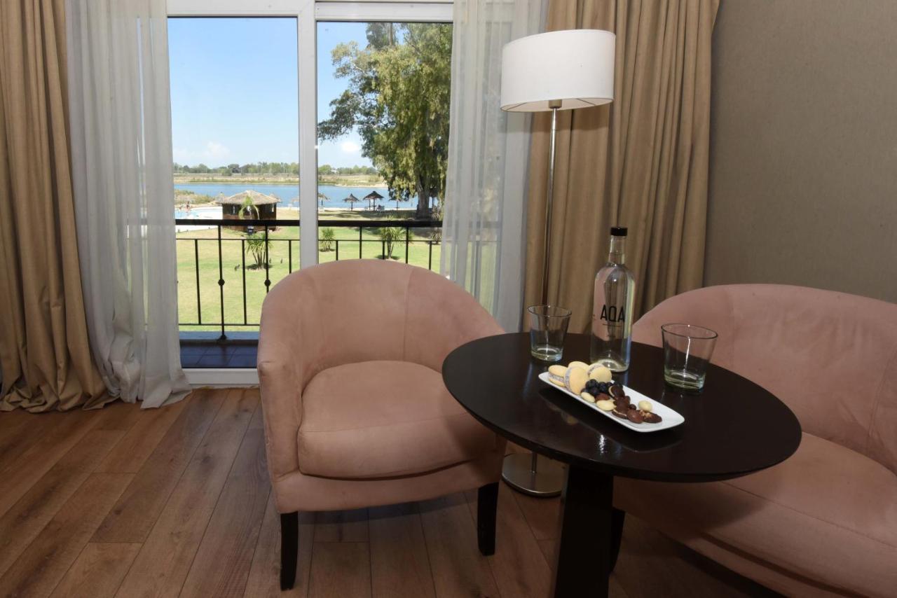 Howard Johnson Resort & Convention Center Ezeiza Exterior foto