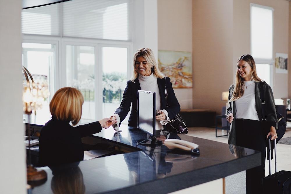 Howard Johnson Resort & Convention Center Ezeiza Exterior foto