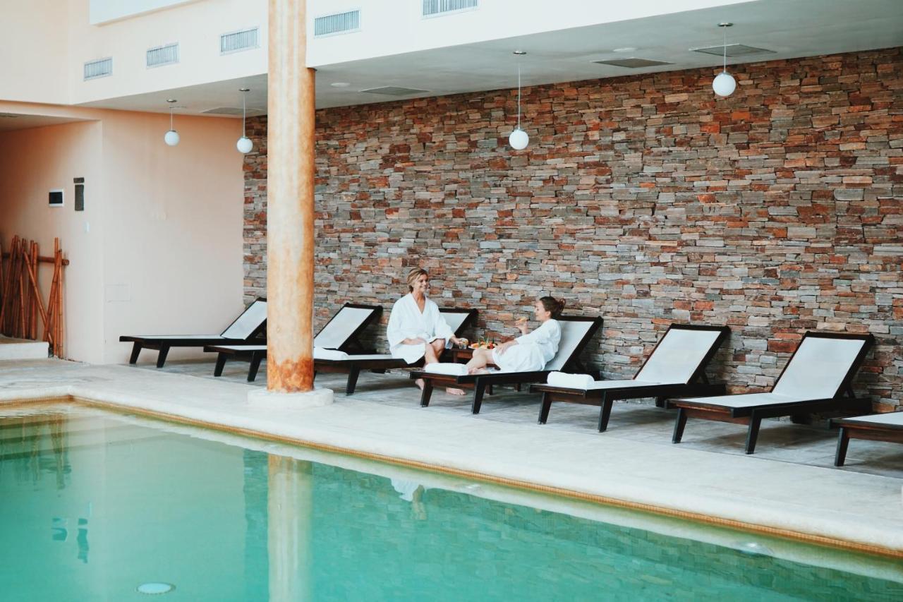 Howard Johnson Resort & Convention Center Ezeiza Exterior foto